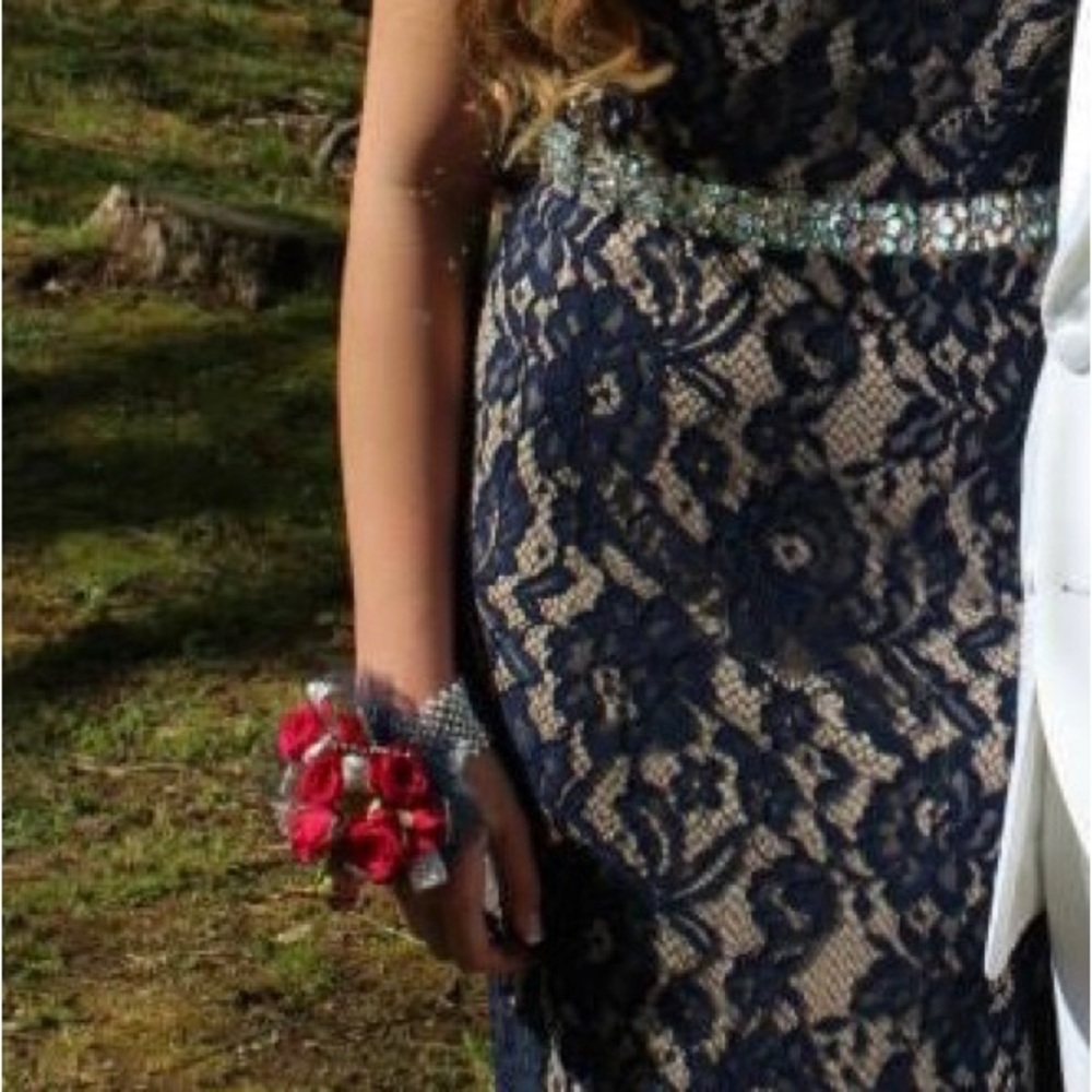 Prom Dress - Picture 5 of 7